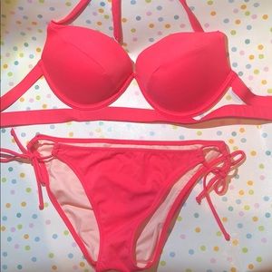 Victoria’s Secret Hot pink halter bikini set 💋